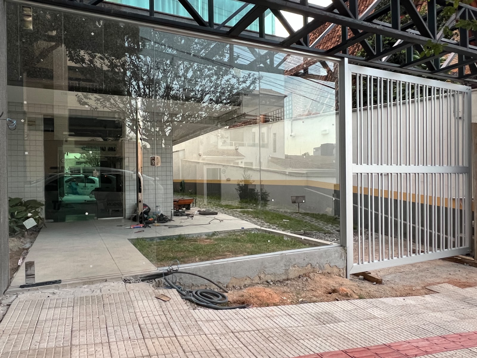 Fachada Comercial em Vidro